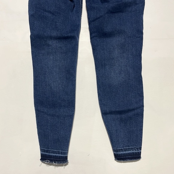 SPANX Distressed Medium Wash Denim High Rise Elastic Waist Jegging Size Medium - Picture 8 of 10